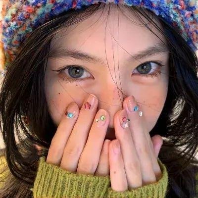 不动声色的柏田小姐与喜形于色的太田君